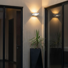 kelvo® AURA KLV-101-0118 Φωτιστικό Τοίχου / Απλίκα LED 7W 875lm 45° AC 220-240V Αδιάβροχο IP65 Θερμό Λευκό 2700K - Bridgelux COB Chip & TÜV SÜD Driver - Λευκό Ματ - Μ13 x Π15 x Υ4.5cm - 5 Χρόνια Εγγύη