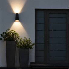 kelvo® FLUX KLV-101-0119 Φωτιστικό Τοίχου / Απλίκα LED 6W 750lm 30° AC 220-240V Αδιάβροχο IP65 Θερμό Λευκό 2700K - Bridgelux COB Chip & TÜV SÜD Driver - Μαύρο Ματ - Μ5 x Π8.5 x Υ17cm - 5 Χρόνια Εγγύησ
